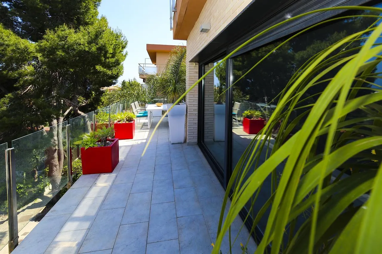 Mirador Villa Only Families Planet Costa Dorada スペイン